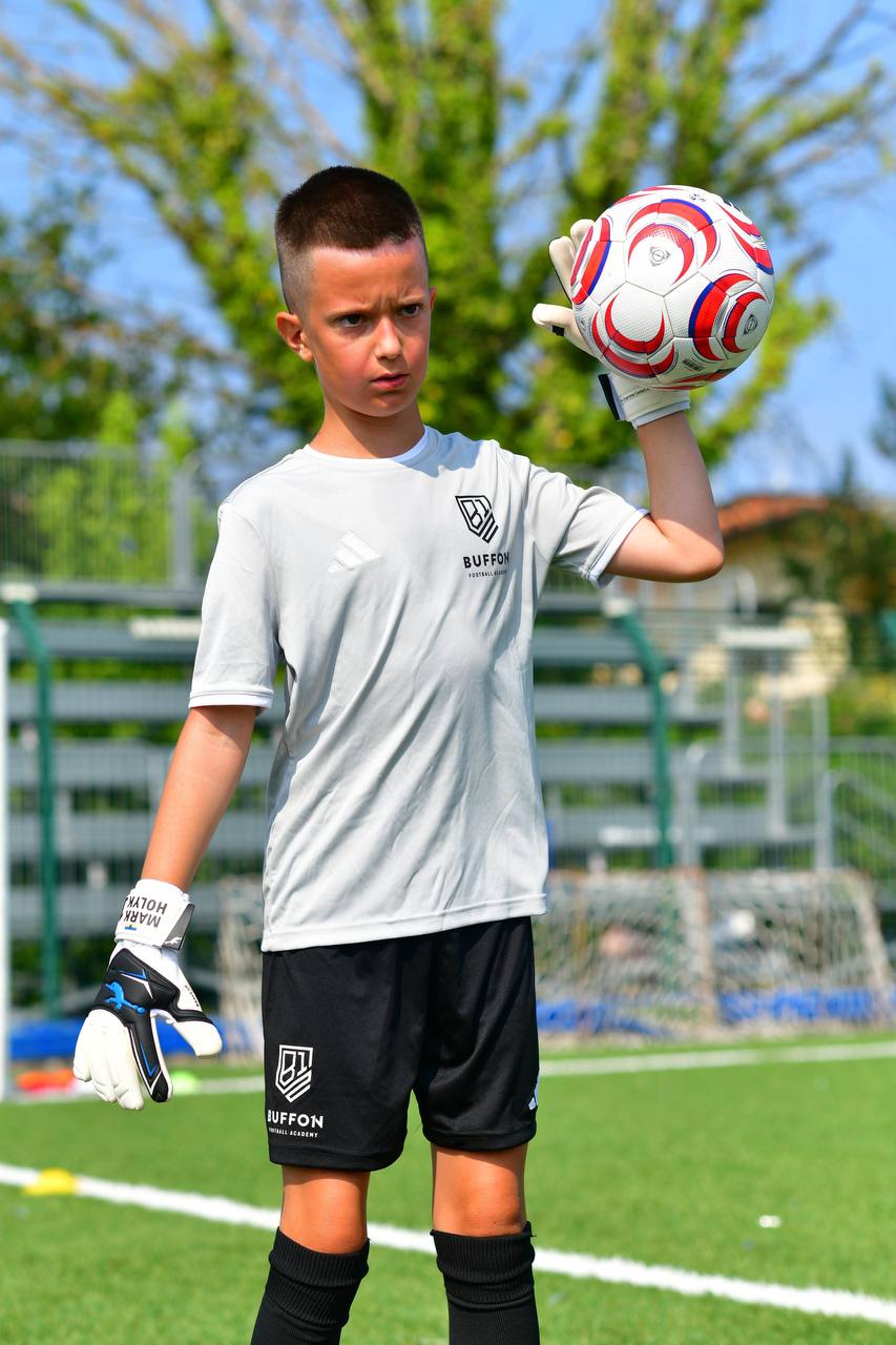 Марк Голик тренується у рукавицях Brave GK Skill 2.0 у таборі академії Буффона в Італії - Офіційний інтернет-магазин Brave GK