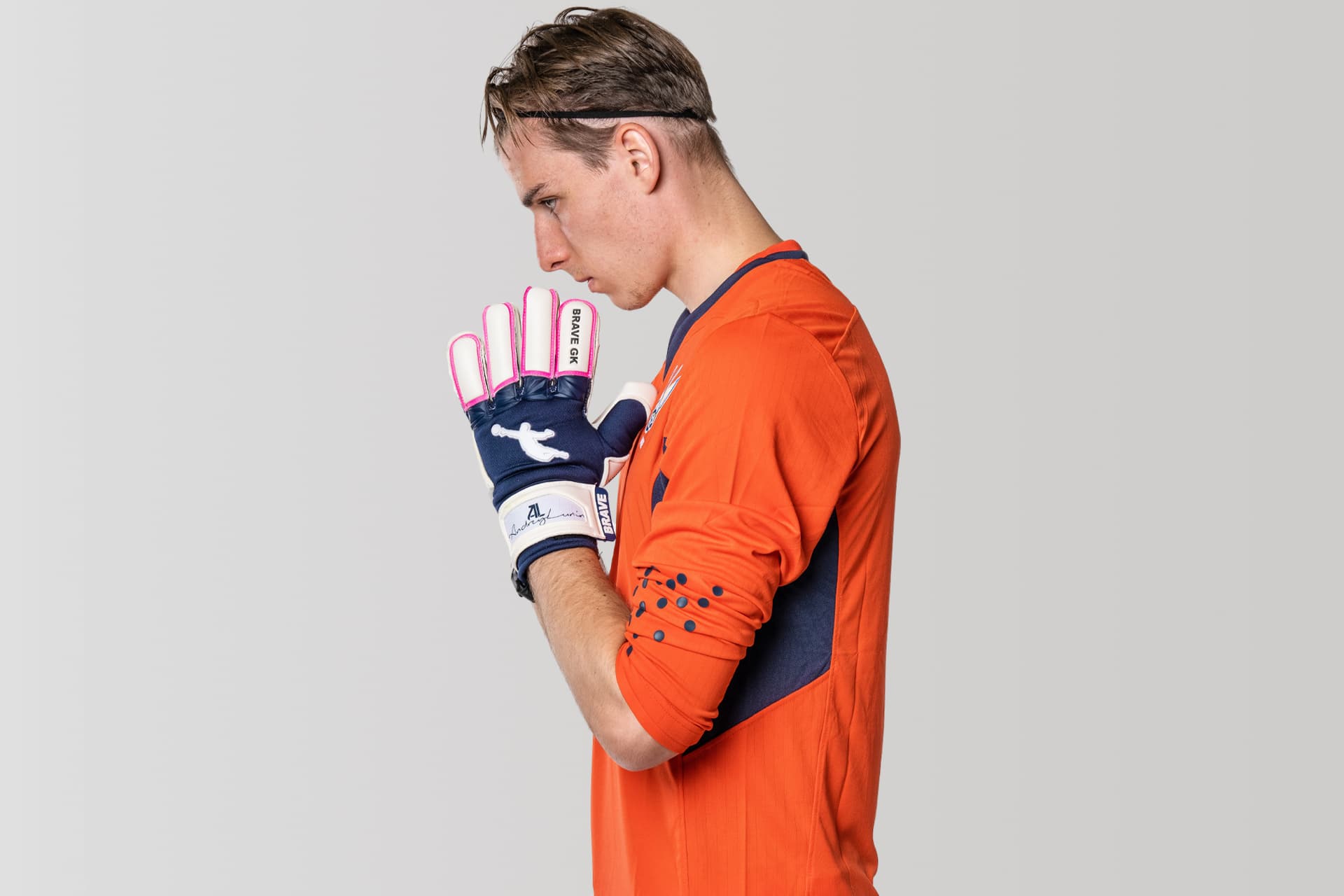 Андрій Лунін грає в рукавицях Brave GK Unique - магазин Brave GK
