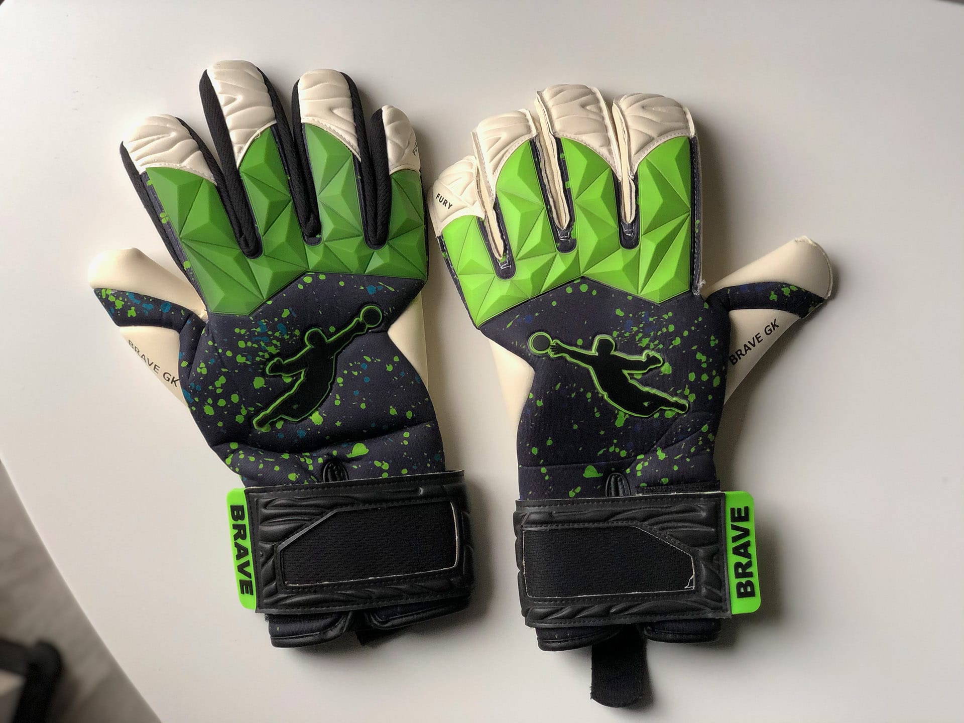 Brave GK Fury Green Paint Drops і Brave GK Fury 2.0 Green Paint Drops - офіційний інтернет-магазин Brave GK