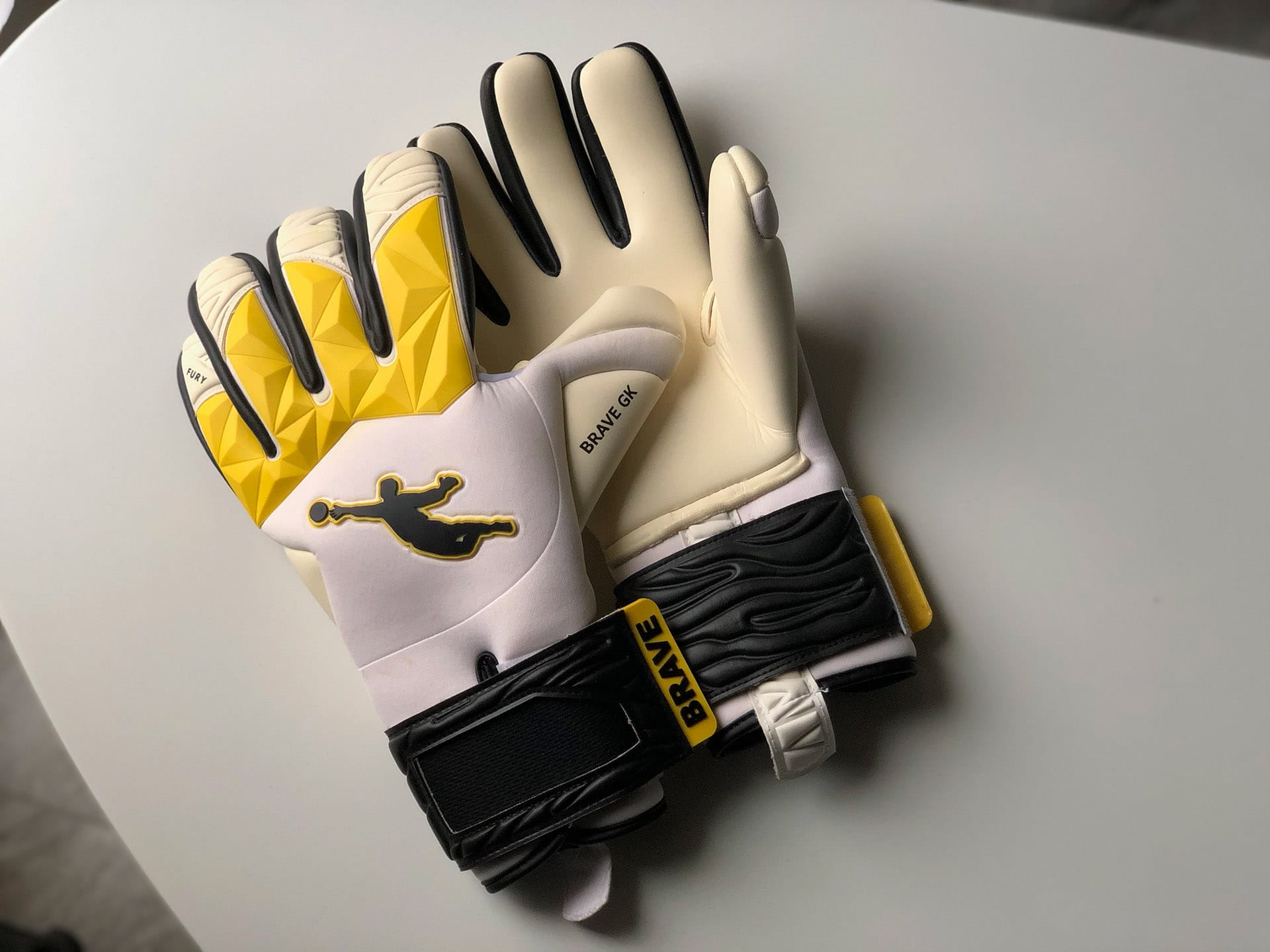 Рукавиці для голкіперів Brave GK Fury 2.0 Yellow - офіційний інтернет-магазин Brave GK