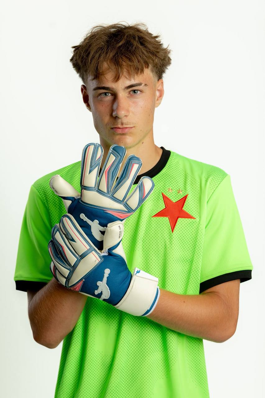 Домінік Єржабек: Brave GK Unique NG для контролю м'яча і гри кулаком - Офіційний інтернет-магазин Brave GK