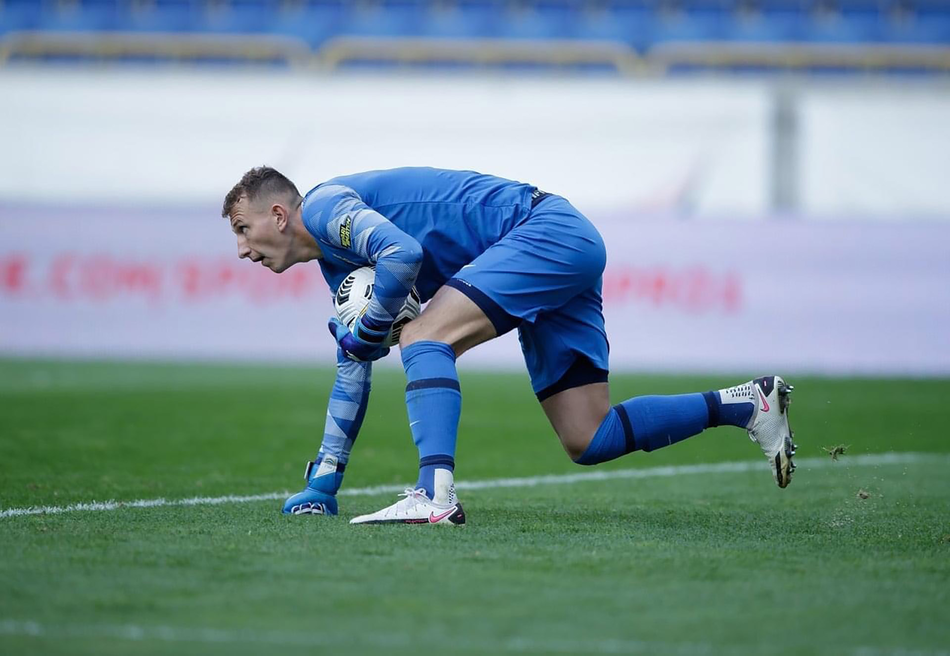 Амбасодор бренду Brave GK  у рукавицях Reflex Camo White - офіційний інтернет-магазин Brave GK