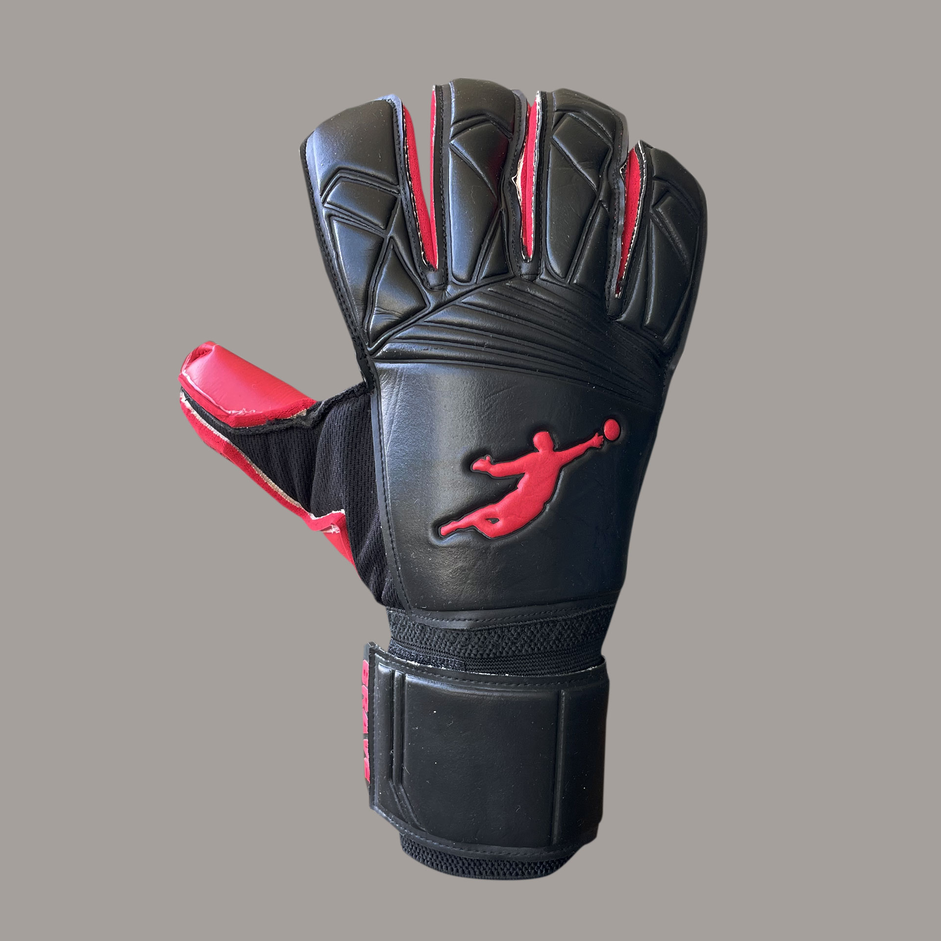 Brave GK Reaction Black–Red-2-Brave GK